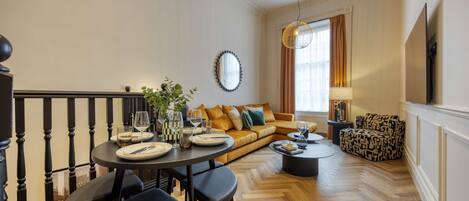 Téléviseur, bureau