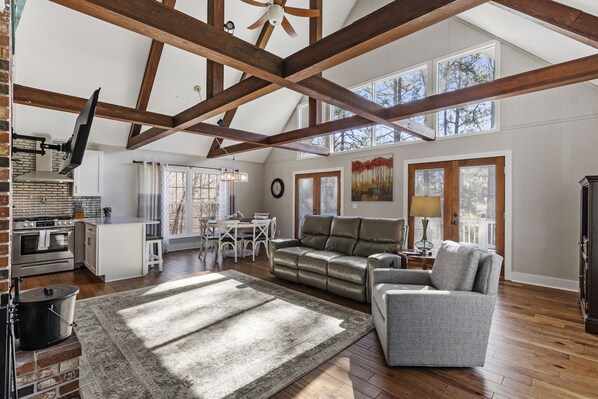 Smart TV, fireplace, ping pong