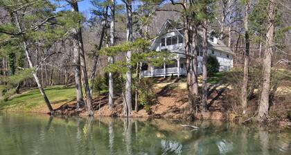 Private 2+park like acres, 15 min to downtown, pond, fishing, game room