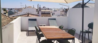 Stylish apartment with private roof terrace in Tavira town center