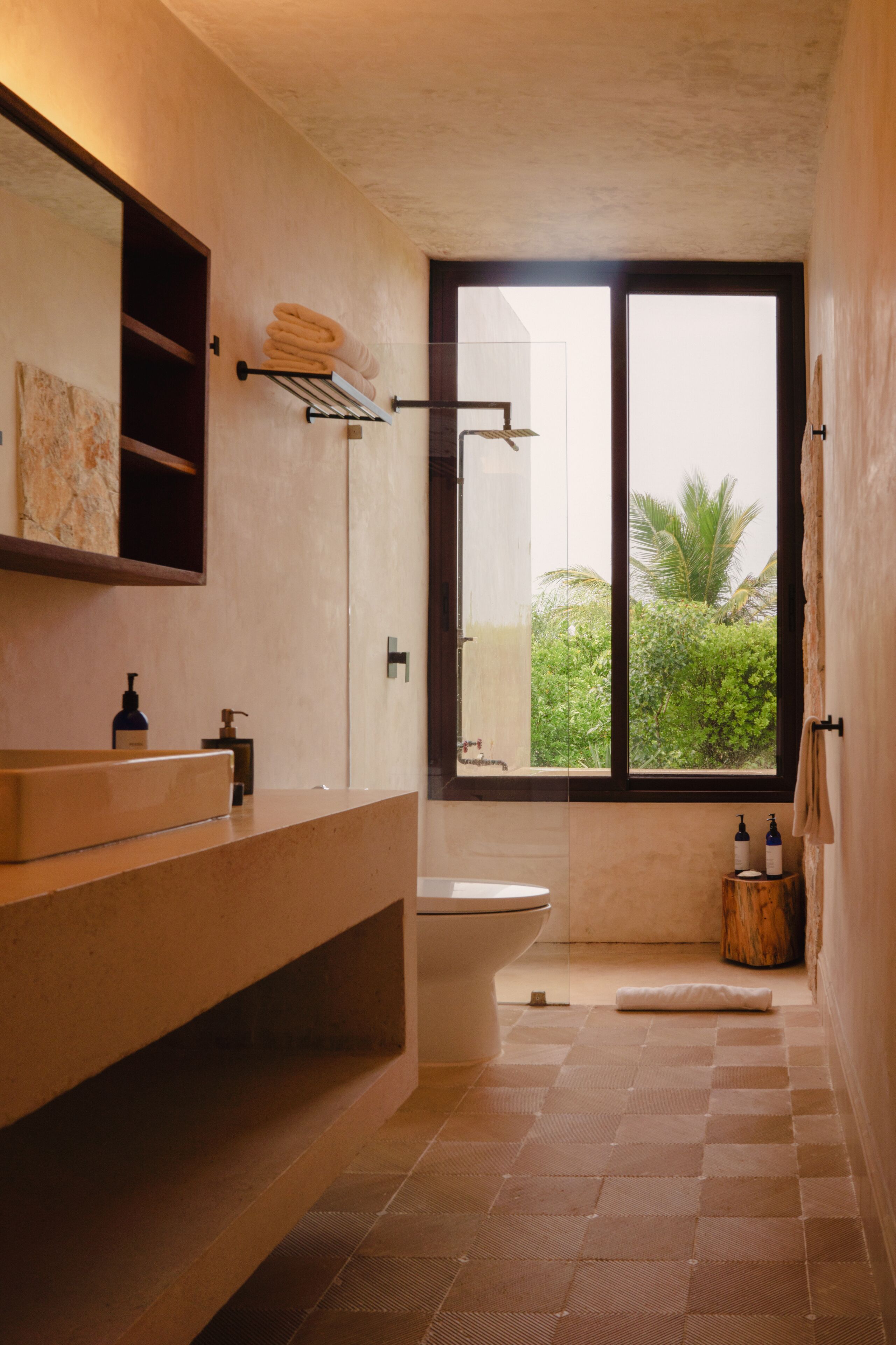 Basic Double Room | Bathroom | Shower, hair dryer, towels, soap