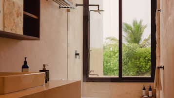 Basic Double Room | Bathroom | Shower, hair dryer, towels, soap
