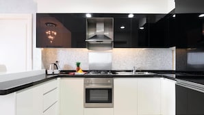 Classic Double Room | Private kitchen - Dream Inn - Damac Mall Street (Dubai)