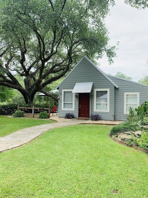 Exterior - NEW!!<br>The Potters Cottage minutes from 1-49 and 1-10. (Carencro)