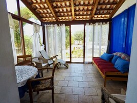 高级套房, 独立浴室, 花园景观 | 酒廊