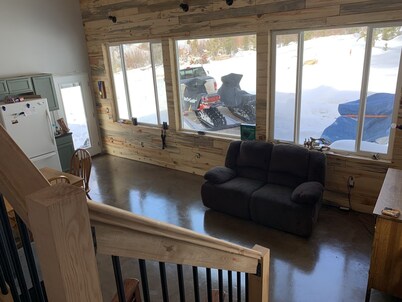 Big Hole Valley cabin near river access