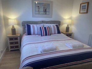 2 bedrooms, iron/ironing board, travel cot, WiFi - Normans Bay Charm The Crabshack Cottage (Pevensey)