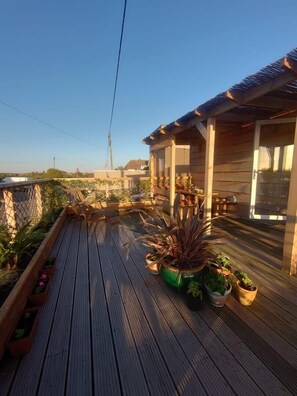 Terrace/patio - Normans Bay Charm The Crabshack Cottage (Pevensey)
