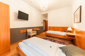 Twin Room | Blackout drapes, cribs/infant beds, free WiFi, bed sheets