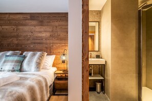 3 chambres, fer et planche à repasser, Wi-Fi gratuit, draps fournis