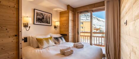 3 makuuhuonetta, silitysrauta/-lauta, internet, vuodevaatteet