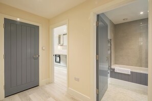 Interior - Pass the Keys | Flat 9 Lovell Lodge - Modern Studio near Science Park (Cambridge)