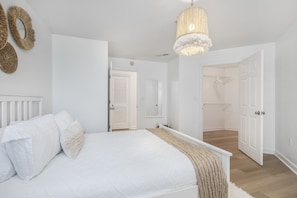 2 habitaciones, tabla de planchar con plancha, wifi y ropa de cama
