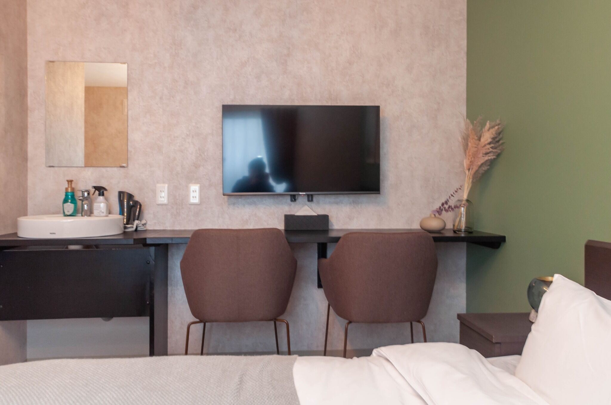 1 bedroom, desk, free WiFi, bed sheets