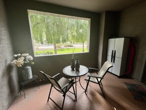 Dining - Lovely 2 Bed 2 Bath Condo-Heated Pool & Exercise RM (Scottsdale)