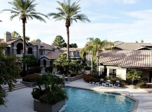 Outdoor pool, a heated pool - Lovely 2 Bed 2 Bath Condo-Heated Pool & Exercise RM (Scottsdale)