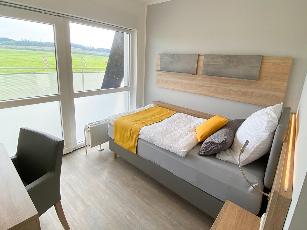 Double Room Window To The Airfield, Shower Wc - Boardinghouse Breitscheid - Dillenburg