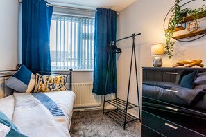 3 bedrooms, travel cot - Comfy-stays - King Edward's (Morpeth)