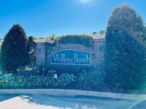 Property grounds - Barefoot Landing beautiful condo at Willow Bend (North Myrtle Beach)