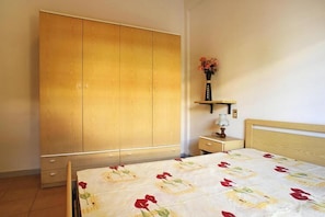 2 bedrooms