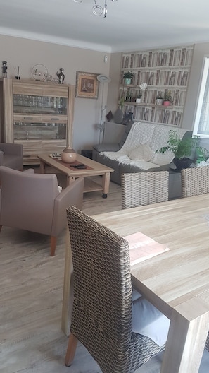 Tv, pejs, bordtennisbord