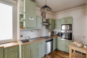 Fridge, microwave, oven, dishwasher - DUCHESSE - Appartement cosy en cœur de ville (Rennes)