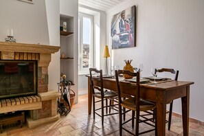 Dining - La Gleyzette - Charmante maison 2 chambres (Vogüé)