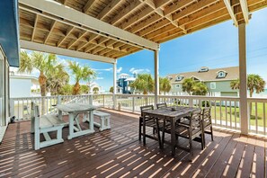 Outdoor dining - 2nd Row Gulf views, 2 decks, Updated Private Beach House (Galveston)