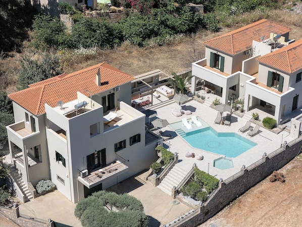 Villa, 3 Bedrooms with Shared Pool | 3 habitaciones, caja de seguridad en la habitación y insonorización 
