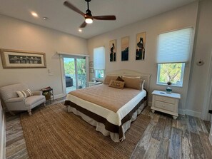 4 Schlafzimmer, Schreibtisch, Bügeleisen/Bügelbrett, Reisekinderbett