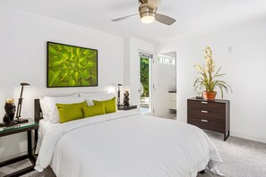 3 bedrooms, iron/ironing board, free WiFi, bed sheets - Royal Escape – Private Pool Retreat in Movie Colony (Palm Springs)