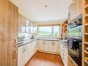 Diskmaskin och barnstol