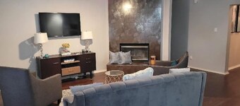 Family Home w/ Fire Pit & Grill  - Near Joe Pool Lake & AT&T Stadium