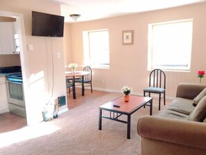 Living area - Beautiful Apartment Gem in Historical Downtown Area!! (Greensboro)