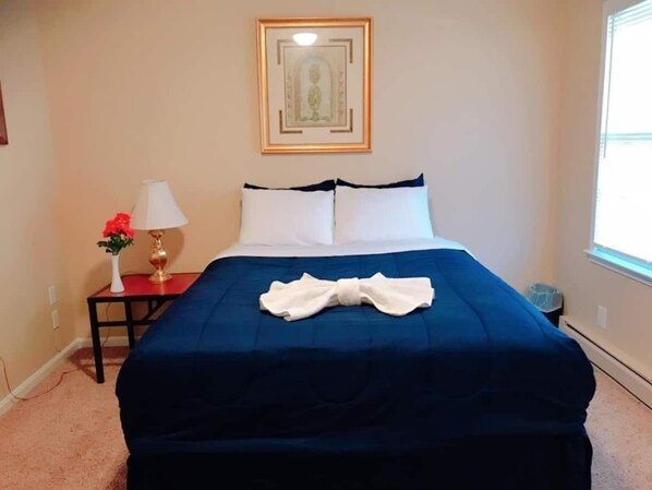 1 bedroom, WiFi - Beautiful Apartment Gem in Historical Downtown Area!! (Greensboro)