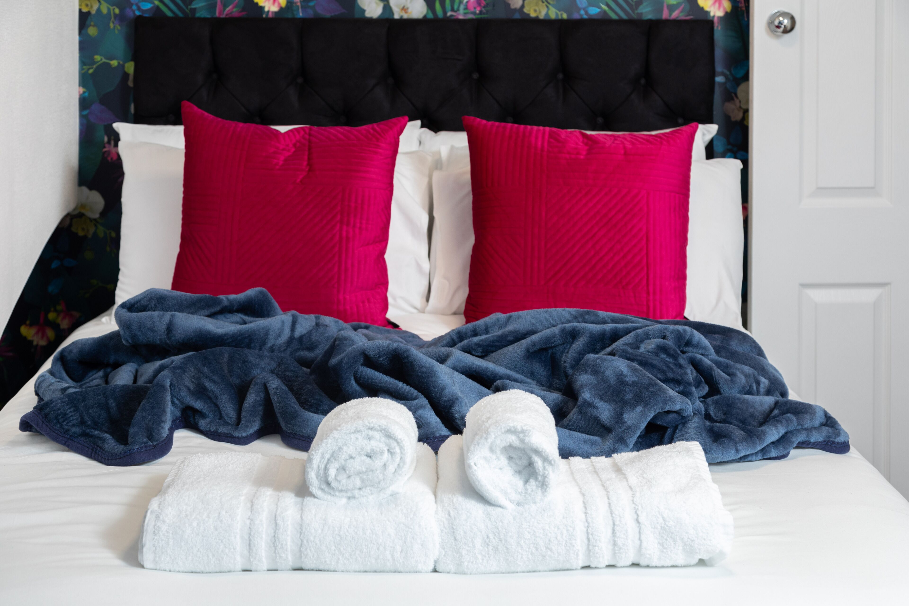 Talo | 6 makuuhuonetta, silitysrauta/-lauta, vauvan matkasänky, ilmainen Wi-Fi