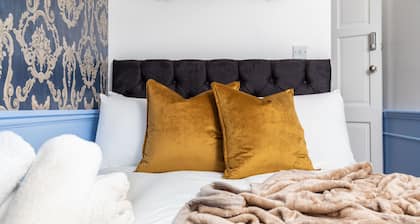 6 Bedroom City Centre Townhouse