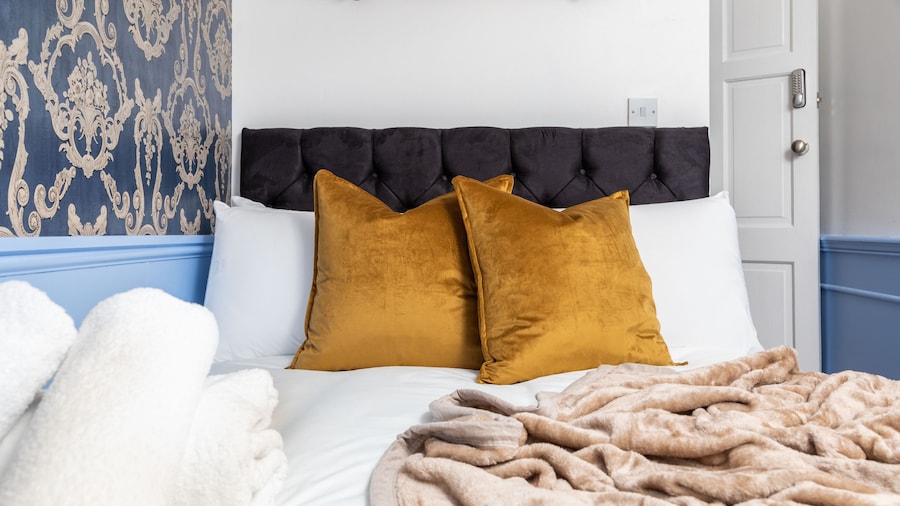 6 Bedroom City Centre Townhouse