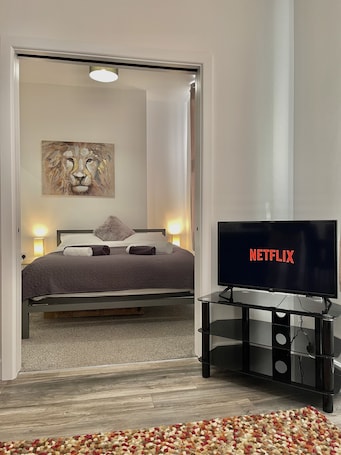Apartment, Ensuite, Garden View | Room amenity. 5 Breaside Hideaway