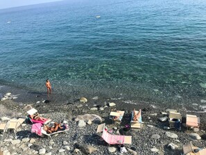 아파트, 침대(여러 개) | 정원