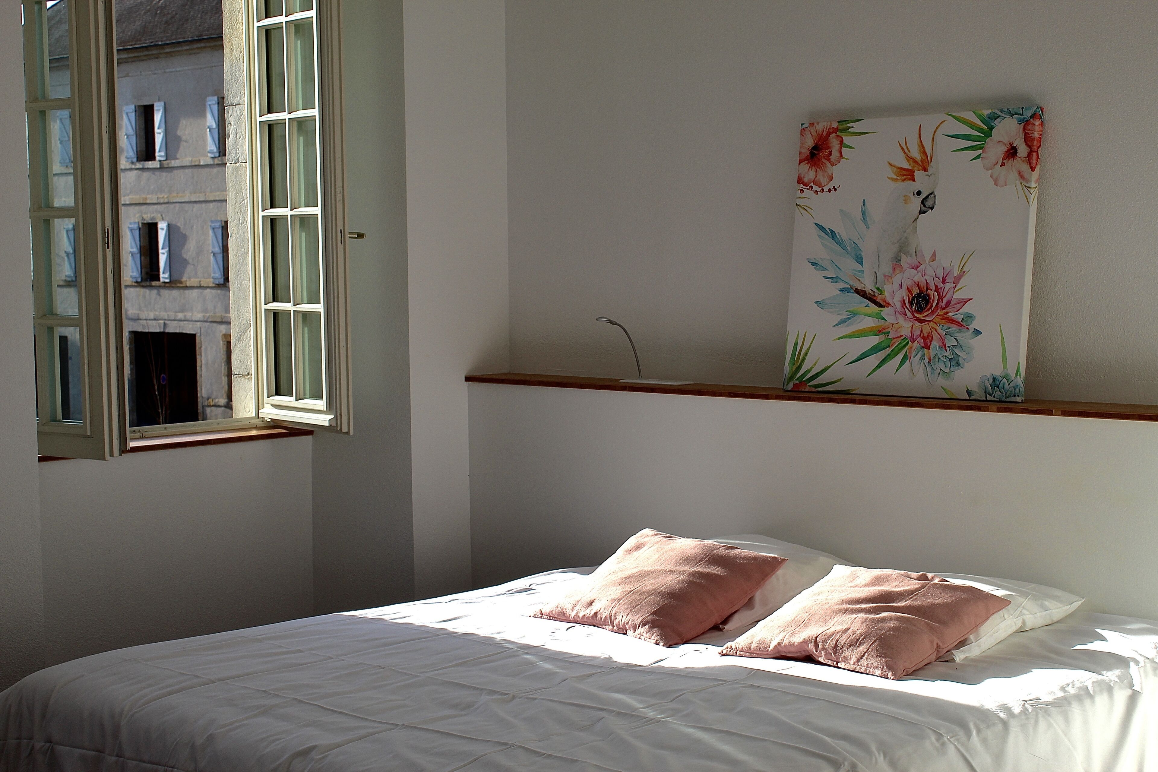 Chambre Double Confort | Bureau, chambres insonorisées, Wi-Fi gratuit, draps fournis