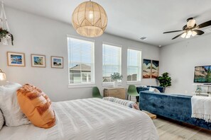 1 bedroom, iron/ironing board, free WiFi, bed sheets - Cozy Secluded Studio With Full-Kitchen, Washer And Dryer - The Works! (Austin)