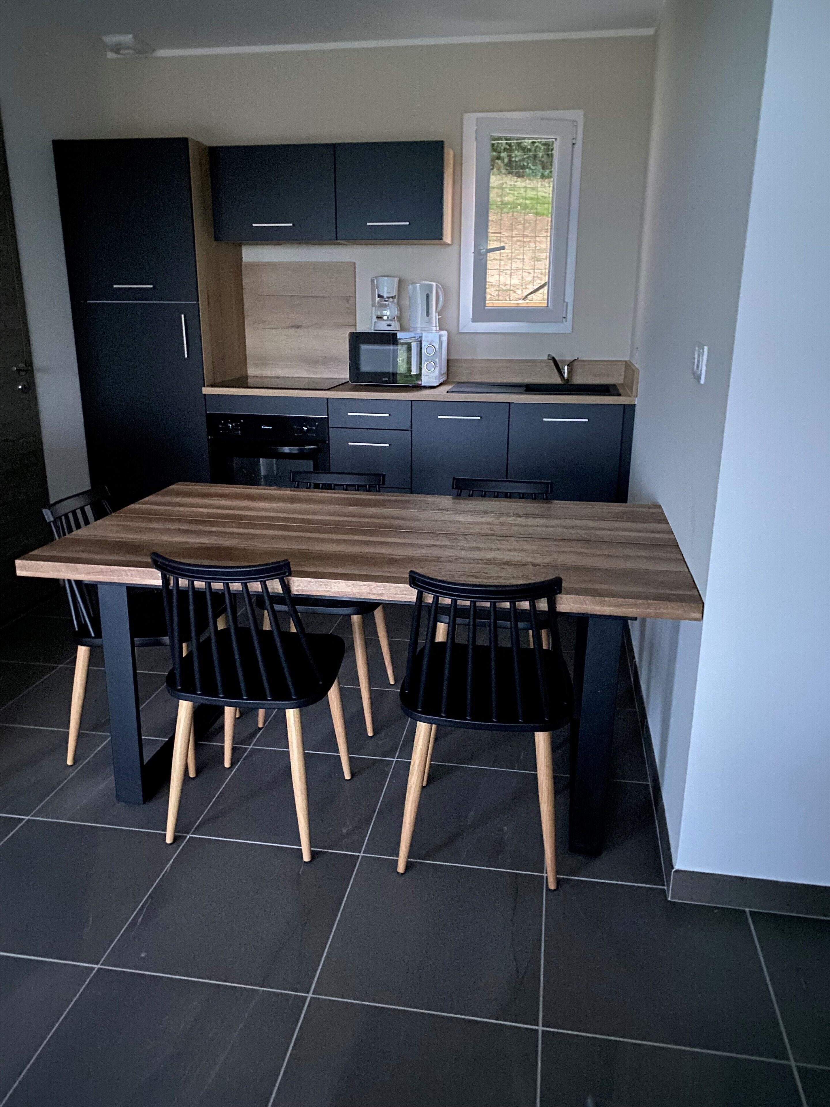 雪櫃、微波爐、焗爐、爐具