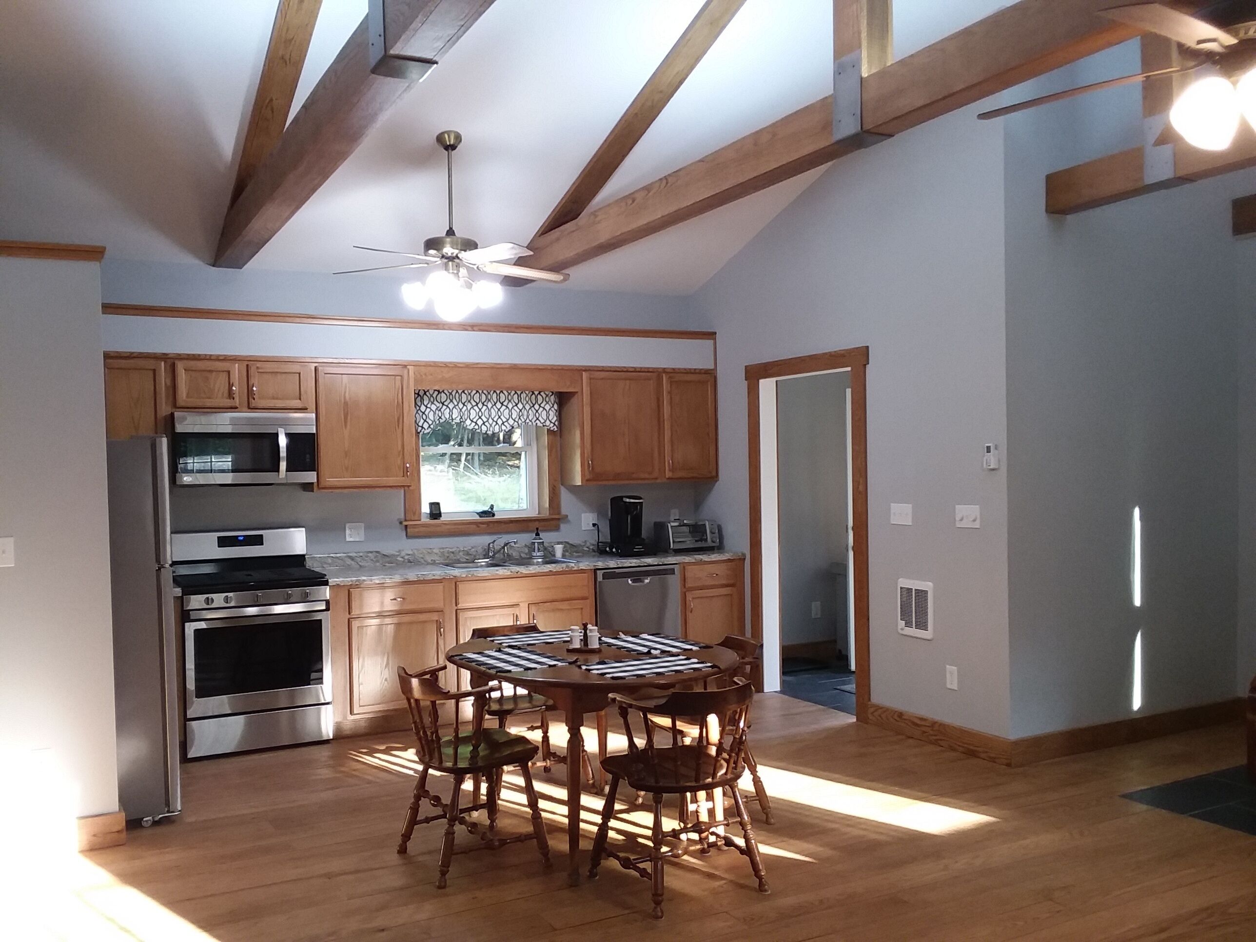 冰箱、微波炉、烤箱、炉灶