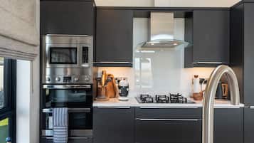 Fridge, microwave, dishwasher, toaster