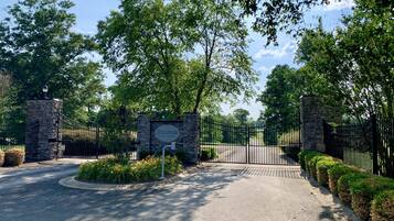 Enceinte de lâhĂ©bergement