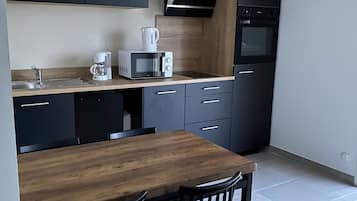 KylskÄp, mikrovÄgsugn, ugn och spishÀll