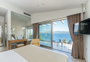 3 bedrooms, iron/ironing board, free WiFi, bed sheets - Villa Melia - Three Bedroom Villa, Sleeps 6 (Nikiana)