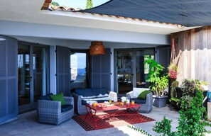 Terrace/patio - Boutique Residence with Stunning Views near Porto Vecchio (Porto-Vecchio)