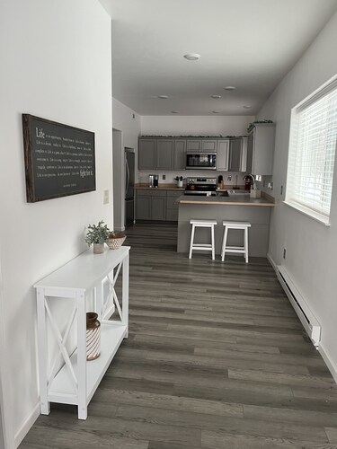Arctic HideAway - 2 bedroom Cozy home attached to a bakery!
